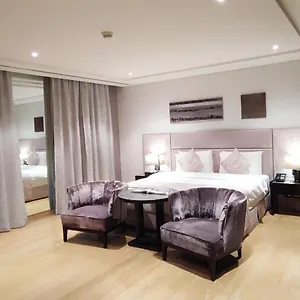 Vivienda Granada Hotel 4*