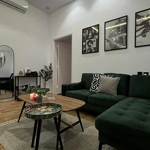 Al Aqeeq Al Hawi Stree Apartman *