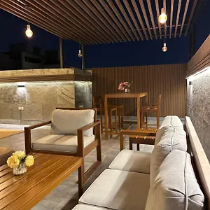 قمه الفخامه بلكونه Luxury With Balcony شقة *
